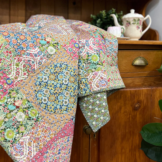 Radiant Circles Tilda Wallflower Quilt Kit - 63" x 81" - WAS $296 NOW $150 - 20 pieces, each 40cm (Equivalent to 8m )