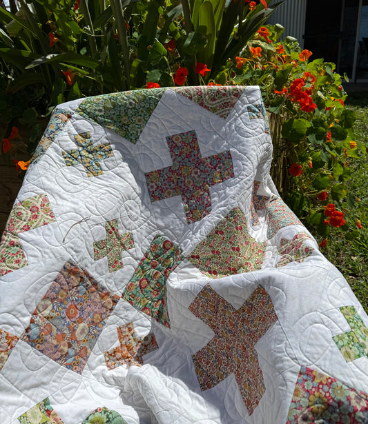 Handmade Tilda Floral Crosses Single Bed Patchwork Quilt 64" x 76" (163 × 193 cm)