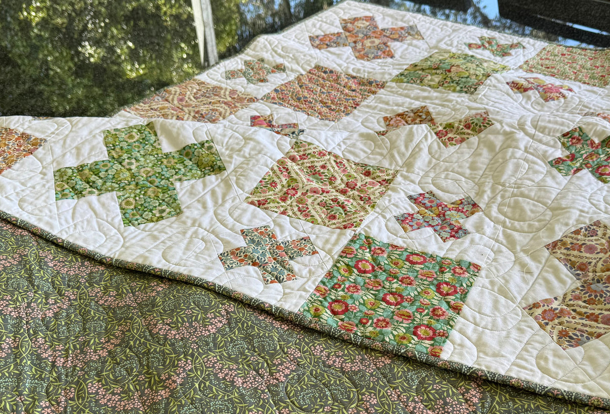 Handmade Tilda Floral Crosses Single Bed Patchwork Quilt 64" x 76" (163 × 193 cm)