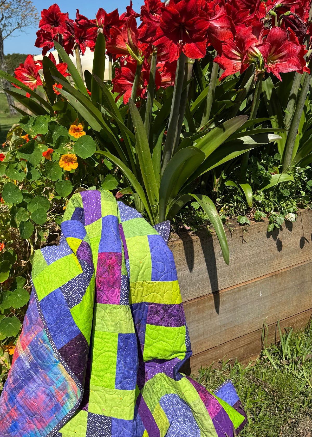 Handmade Colourful Patchwork Throw Quilt 49" x 49" (124 × 124 cm)